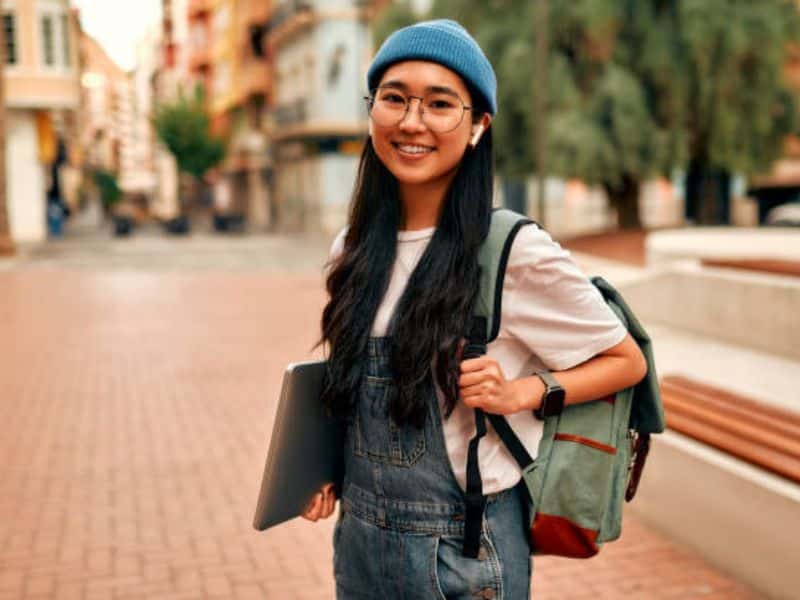 Sac d'ordinateur pour femme jeune étudiante