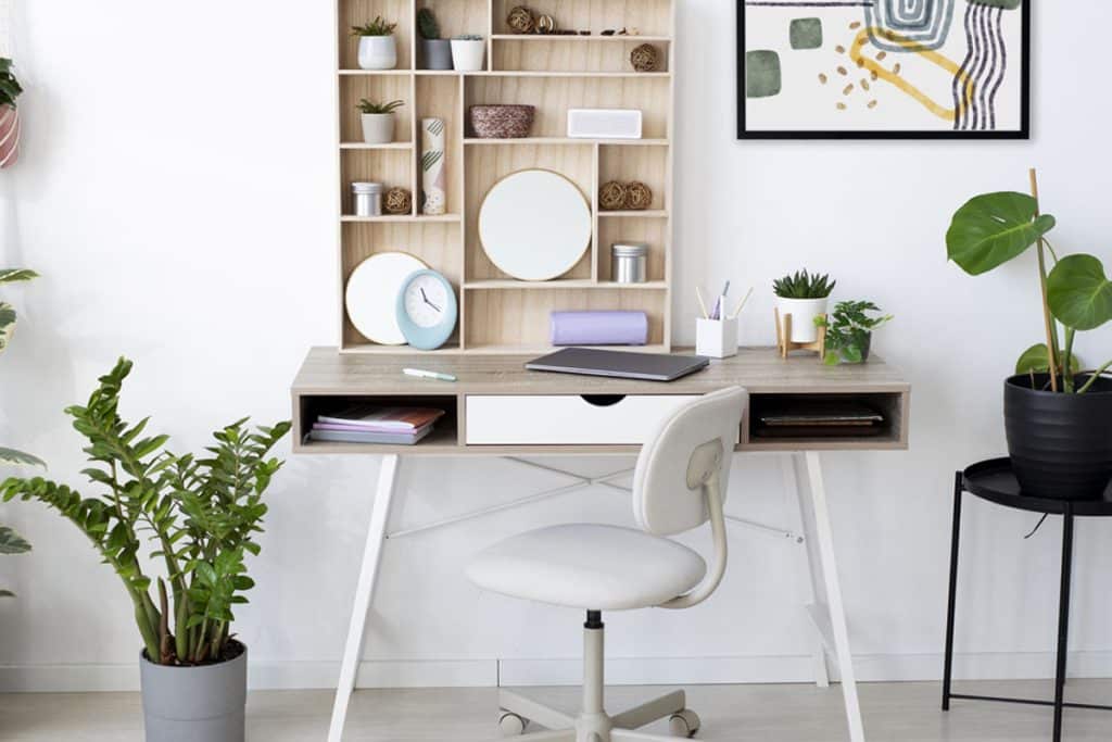 10 astuces pour organiser un coin de travail à domicile efficace dans un petit espace