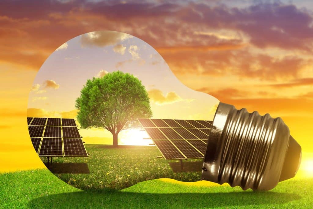 Investir dans l'énergie solaire : quels sont les avantages, coûts et conseils pour une transition réussie