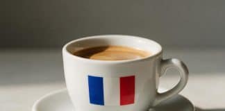 Le café pousse aussi en France : Bourbon pointu, bonifieur de Guadeloupe et café d’Agaete Café français