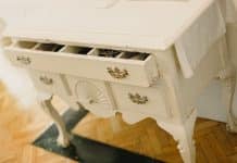 Relooker un meuble chiné en brocante : la méthode pas à pas Meuble relooké