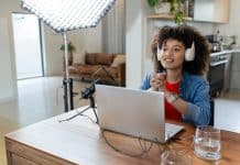 Mineur influenceur : comment déclarer ses revenus Jeune influenceur